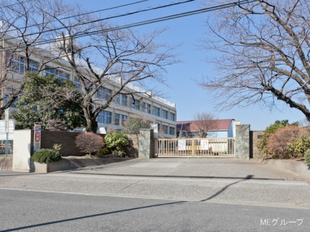 周辺環境　小学校 1600m 入間市立黒須小学校