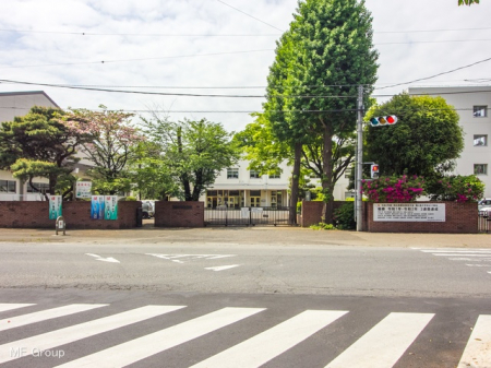 周辺環境　中学校 1670m 鶴ヶ島市立鶴ヶ島中学校